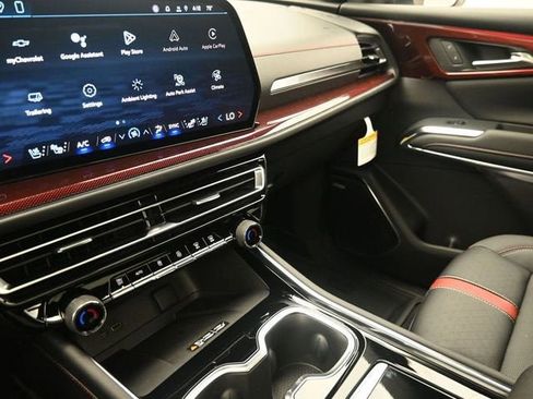 New 2026 Chevrolet Traverse RS w/ LPO, Floor Liner Package FWD image 31