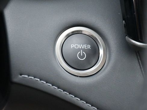 Used 2025 Toyota Highlander XLE image 35