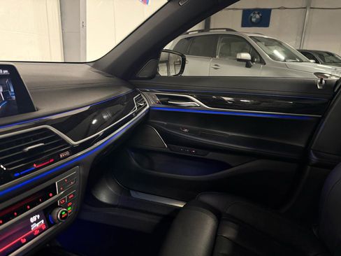 Used 2019 BMW 740i w/ M Sport Package image 24