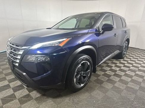 Used 2024 Nissan Rogue SV AWD/4WD image 7