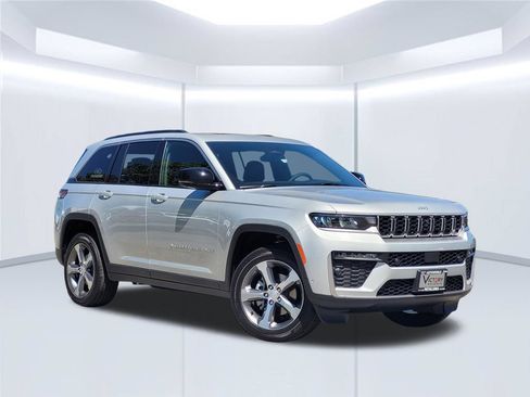 New 2026 Jeep Grand Cherokee Limited w/ Luxury Tech Group II AWD/4WD image 1