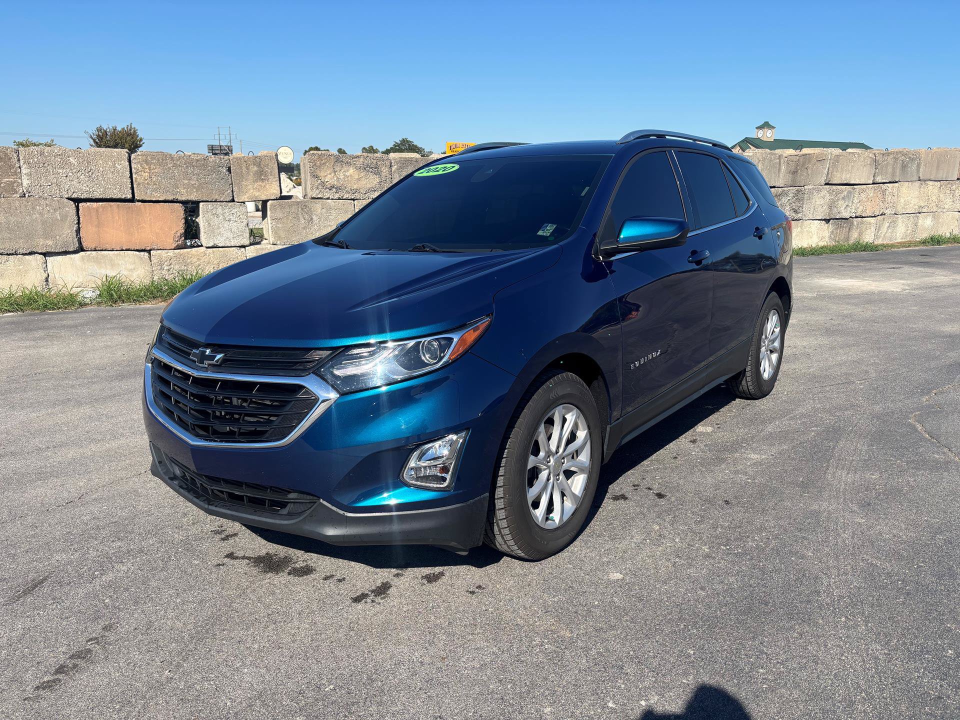 Used 2020 Chevrolet Equinox LT FWD image 2