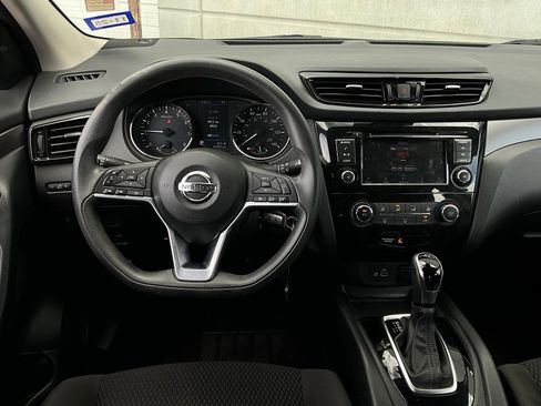 Used 2022 Nissan Rogue Sport S image 13