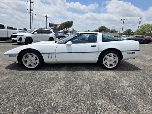 Used 1989 Chevrolet Corvette Coupe RWD image 4