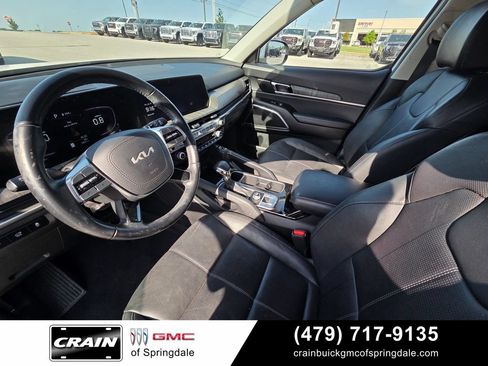 Used 2023 Kia Telluride EX w/ EX Captain's Chair Package FWD image 9