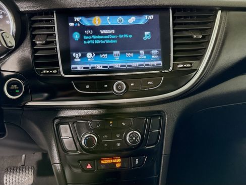 Used 2021 Buick Encore Preferred image 18