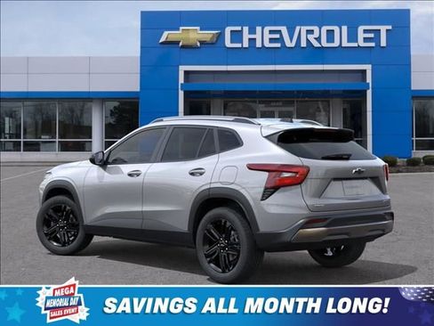 New 2026 Chevrolet Trax ACTIV w/ Sunroof Package FWD image 3