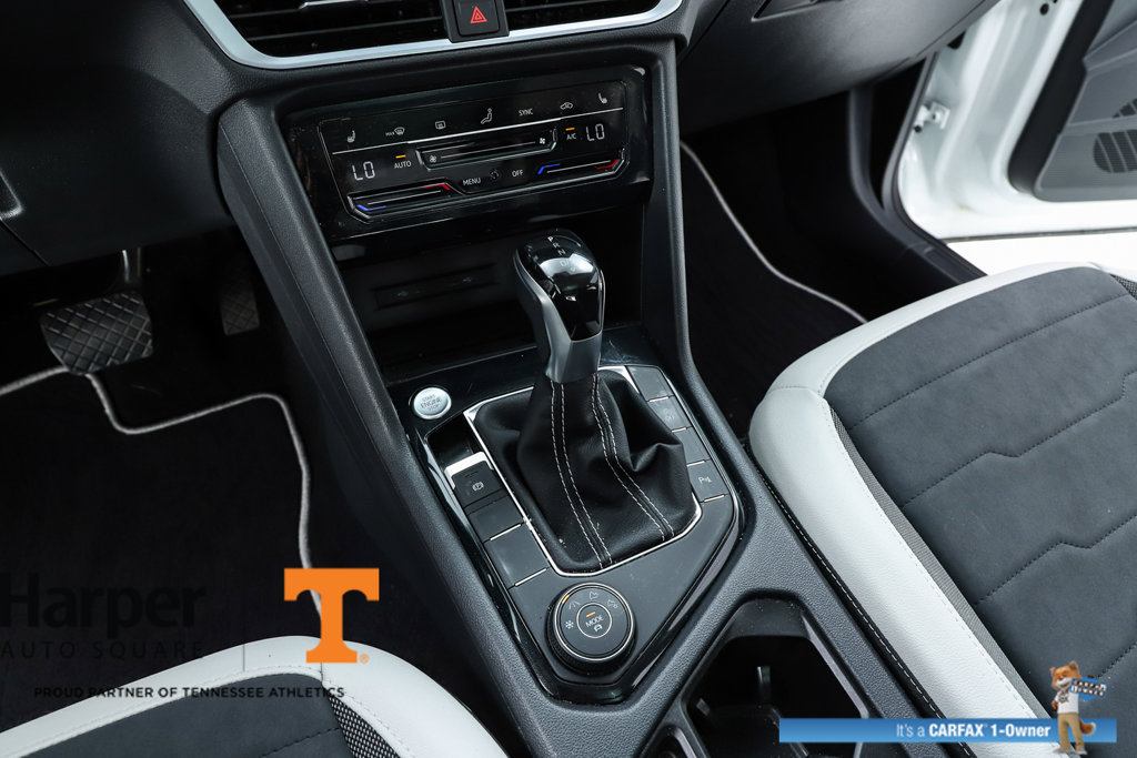 Used 2025 Volkswagen Taos SE w/ Panoramic Sunroof Package AWD/4WD image 24