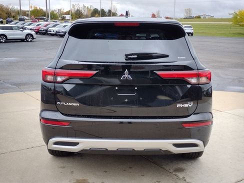 New 2025 Mitsubishi Outlander SE image 18