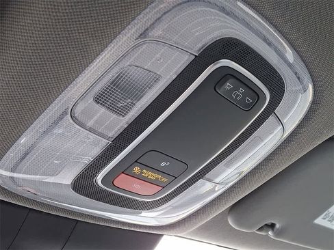 Used 2023 Hyundai Elantra SEL w/ Preferred Accessory Package image 23