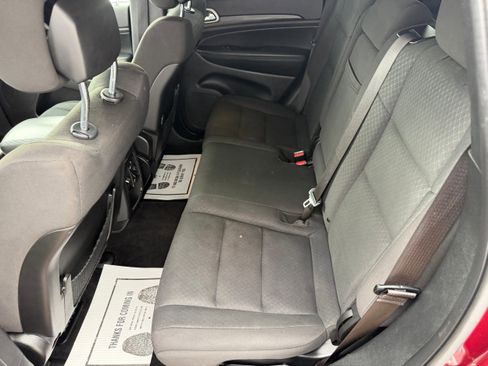 Used 2022 Jeep Grand Cherokee Laredo E image 11