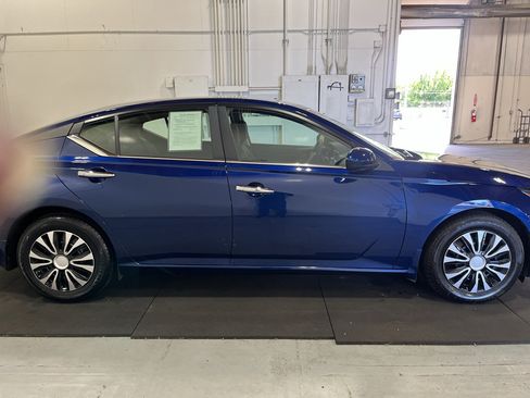 Used 2023 Nissan Altima 2.5 S FWD image 5