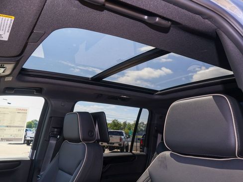 New 2026 GMC Yukon XL Elevation w/ Elevation Premium Package AWD/4WD image 9