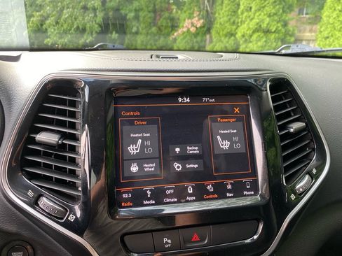 Used 2019 Jeep Cherokee Limited AWD/4WD image 14