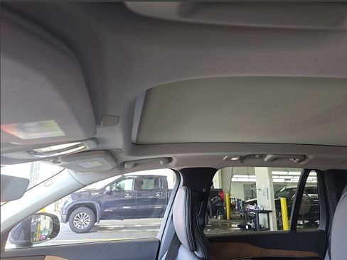 Used 2024 Volvo XC90 T8 Plus AWD/4WD image 9