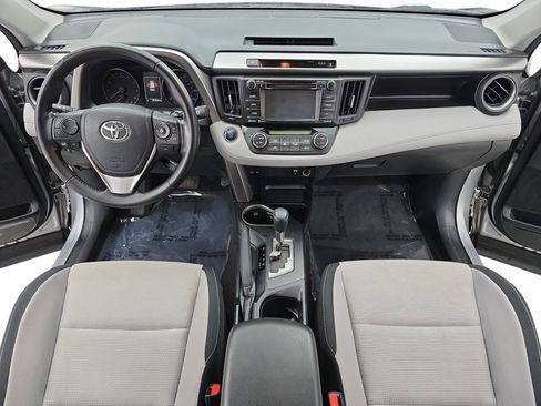 Used 2018 Toyota RAV4 XLE image 9