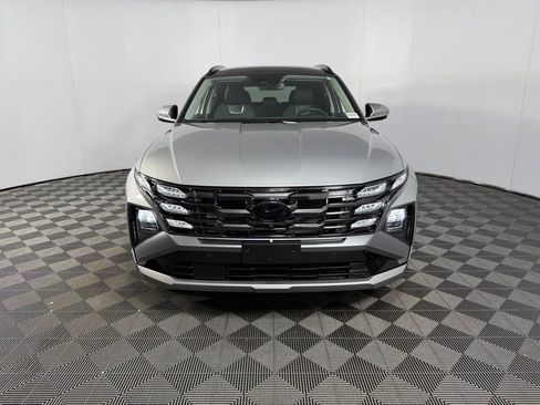 Used 2025 Hyundai Tucson Limited FWD image 9