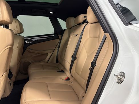 Certified 2023 Porsche Macan S AWD/4WD image 22