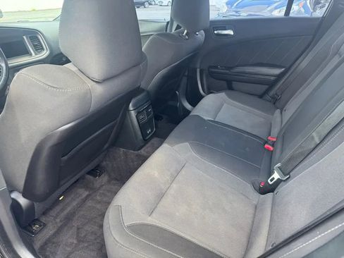 Used 2019 Dodge Charger SXT w/ Blacktop Package image 6