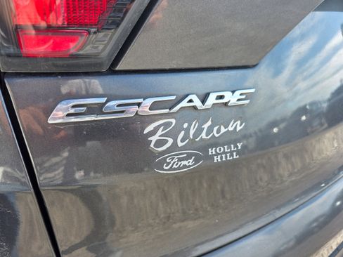 Used 2017 Ford Escape Titanium image 13