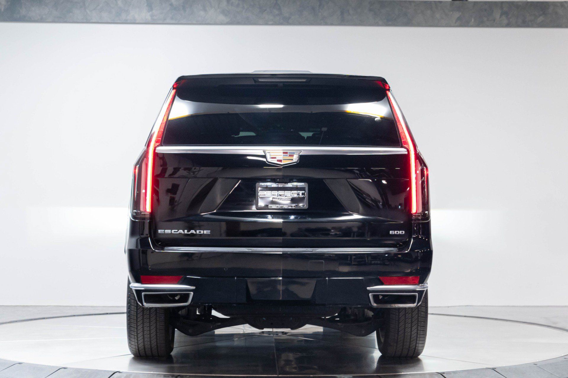 Used 2024 Cadillac Escalade Premium Luxury Platinum AWD/4WD image 32