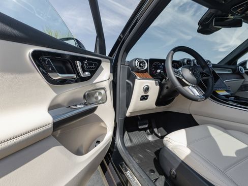 New 2026 Mercedes-Benz GLC 300 4MATIC image 11