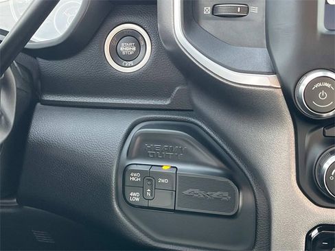 Used 2024 RAM 3500 Big Horn image 18