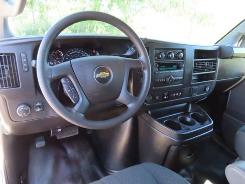 Used 2025 Chevrolet Express 2500 w/ Driver Convenience Package RWD image 4