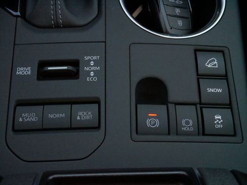 Certified 2026 Toyota Highlander XLE image 27