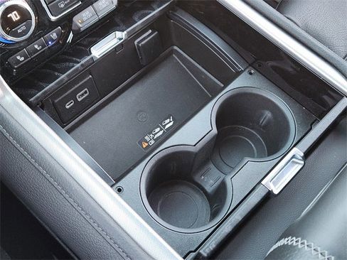 Used 2022 GMC Yukon XL Denali image 21