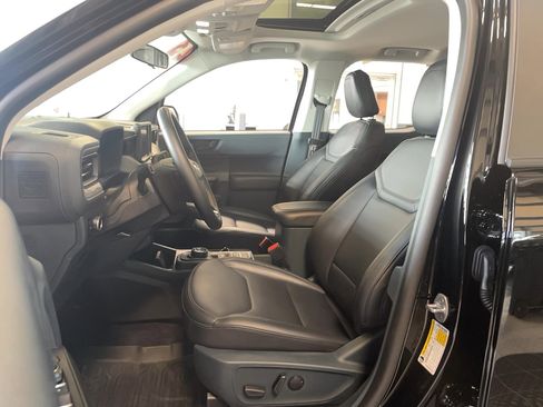 Used 2023 Ford Maverick Lariat w/ Lariat Luxury Package image 8