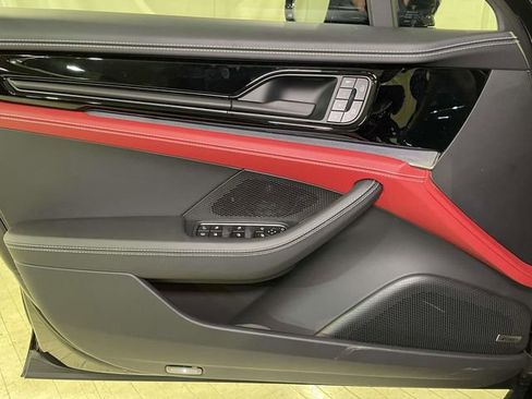 New 2026 Porsche Panamera 4S image 36