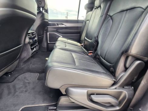 Used 2023 Jeep Wagoneer Series II image 12