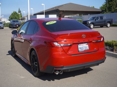 Used 2025 Toyota Camry SE w/ Convenience Package FWD image 7