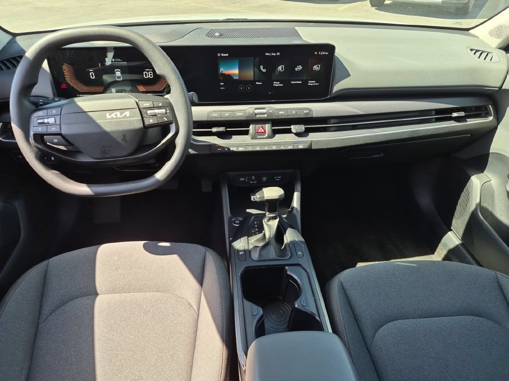 Used 2025 Kia K4 FWD image 26