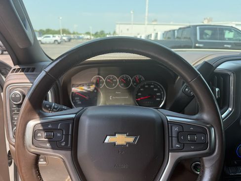 Used 2021 Chevrolet Silverado 1500 LTZ AWD/4WD image 5
