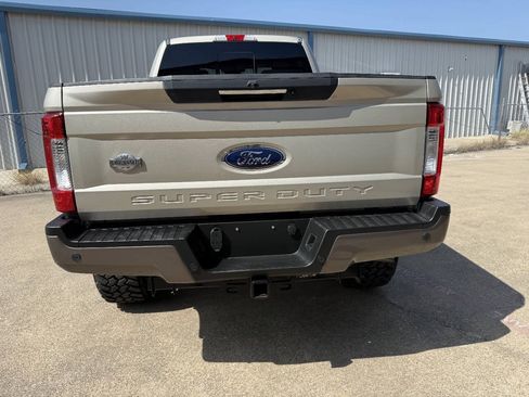Used 2018 Ford F250 King Ranch w/ FX4 Off-Road Package AWD/4WD image 7