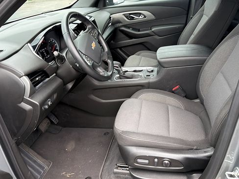 Used 2023 Chevrolet Traverse LT AWD/4WD image 17