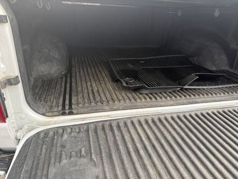 Used 2022 RAM 1500 Laramie AWD/4WD image 12