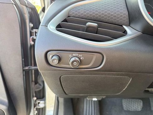 Used 2024 Chevrolet Malibu LT image 42