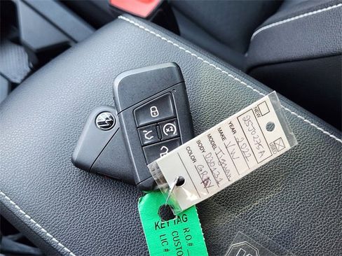 Used 2022 Volkswagen Tiguan SE R-Line image 32