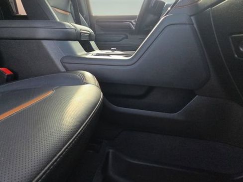 Used 2024 GMC Sierra 2500 AT4 w/ AT4 Preferred Package image 25