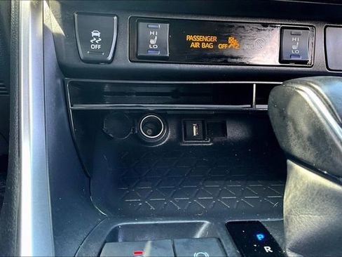 Used 2022 Toyota RAV4 SE w/ Convenience Package AWD/4WD image 15