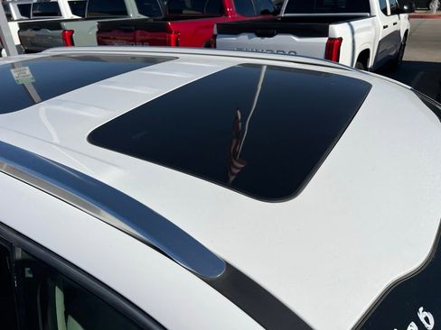 Used 2024 Kia Telluride SX Prestige w/ Towing Package image 5