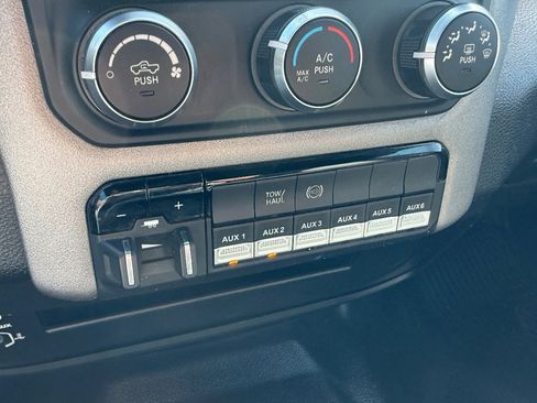 Used 2022 RAM 3500 Tradesman w/ Chrome Appearance Group image 30