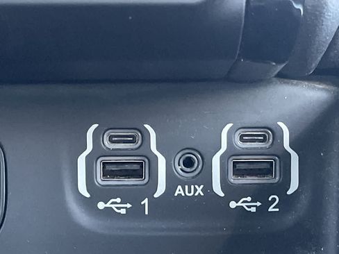 Used 2021 RAM 1500 Laramie AWD/4WD image 24