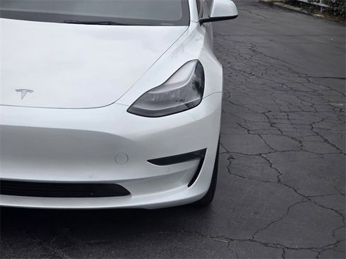 Used 2022 Tesla Model 3 Long Range image 3