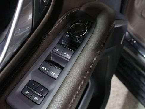 Used 2024 GMC Yukon XL Denali w/ Denali Reserve Package image 17