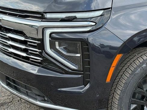 New 2025 Chevrolet Suburban Premier image 10