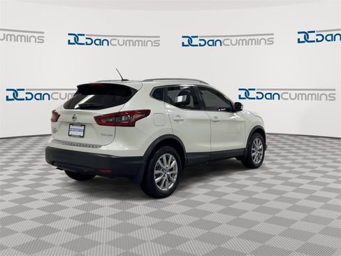 Used 2021 Nissan Rogue Sport SV image 8